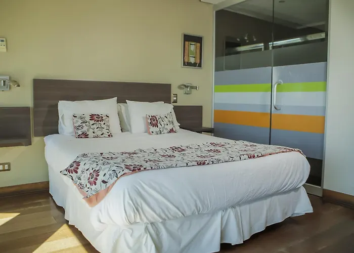 Hotels in Downtown Valparaiso