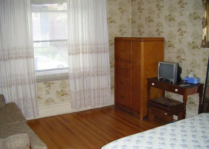 Hotels in Downtown Ottawa