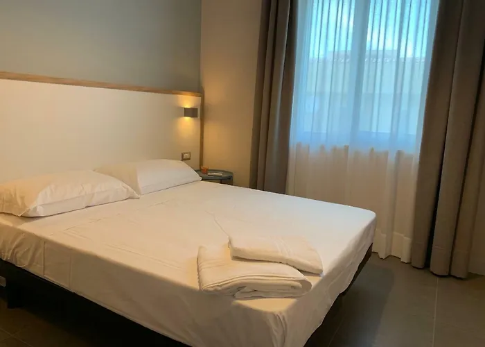 Hotels in Downtown Torre Melissa